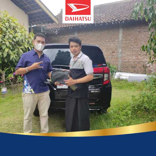 Foto Pembelian Mobil Daihatsu Solo